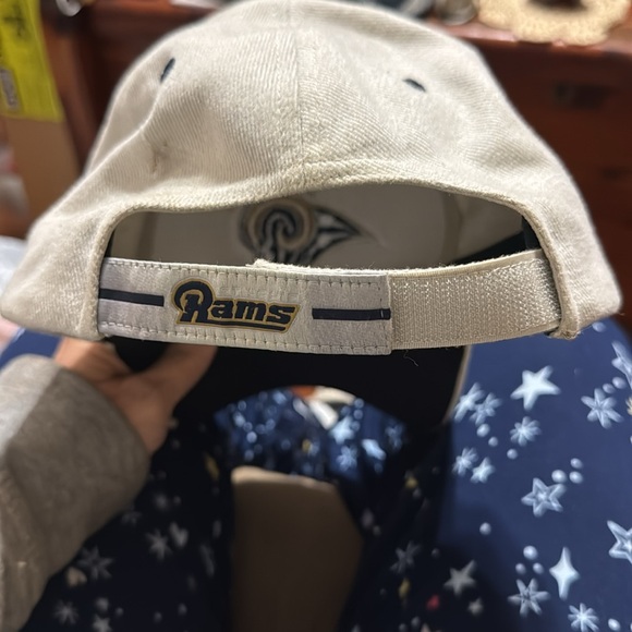 St. Louis Rams hat - Picture 2 of 3